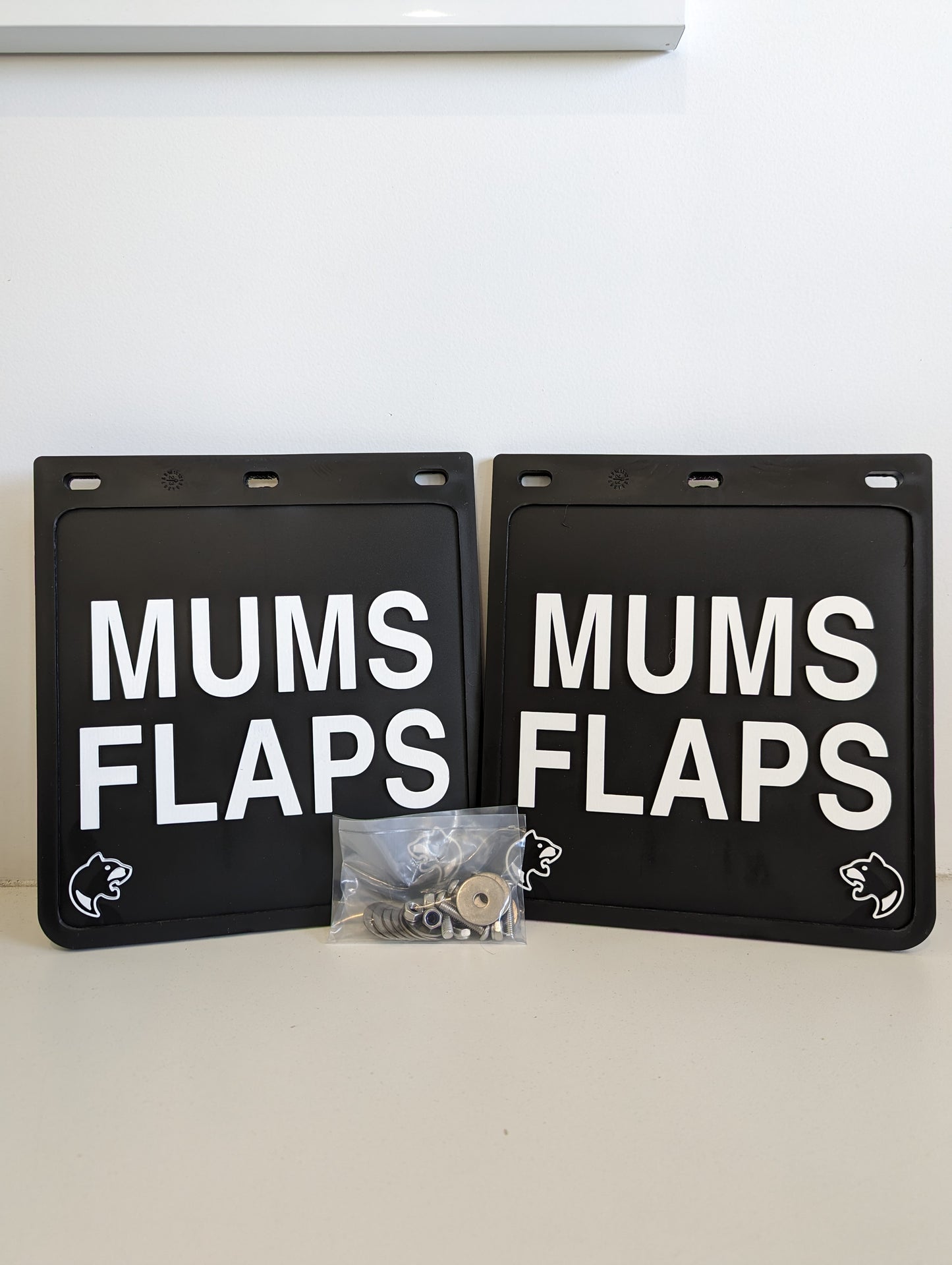 Pair Of Mums Flaps + Hardware